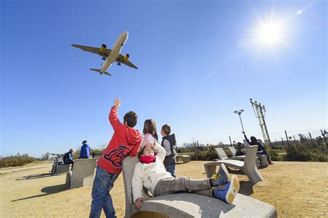 mirador del prat|Mirador de aviones del aeropuerto de El Prat